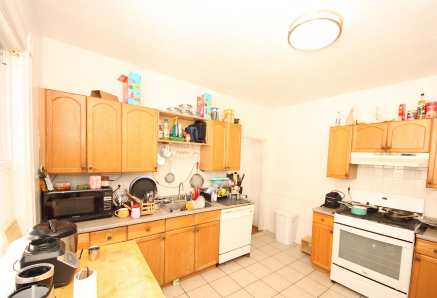 Primary Photo - 23 Aldie St