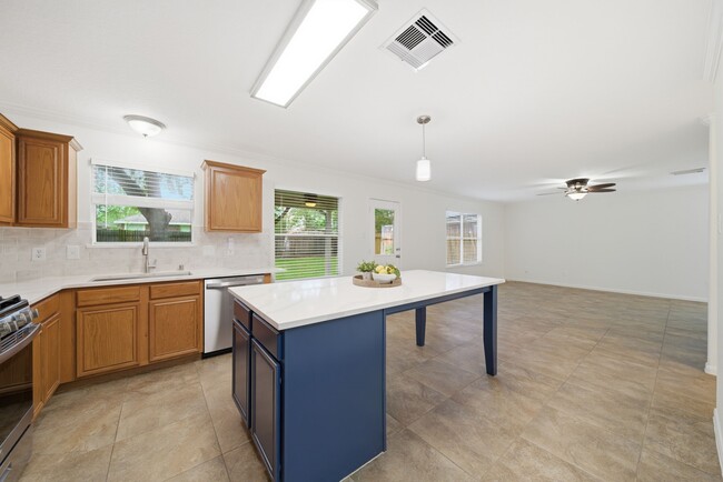 Building Photo - 32334 Summer Park Ln