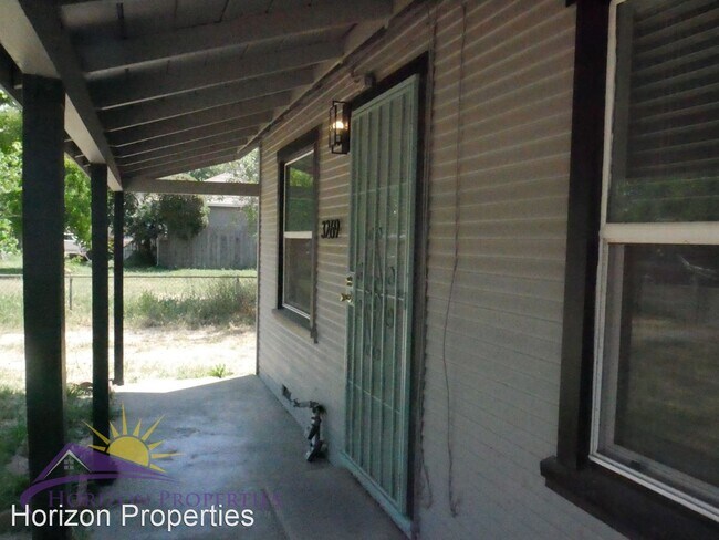 Building Photo - 2 br, 1 bath House - 3269 Belden St