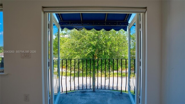 Building Photo - 500 SW 51st Ct