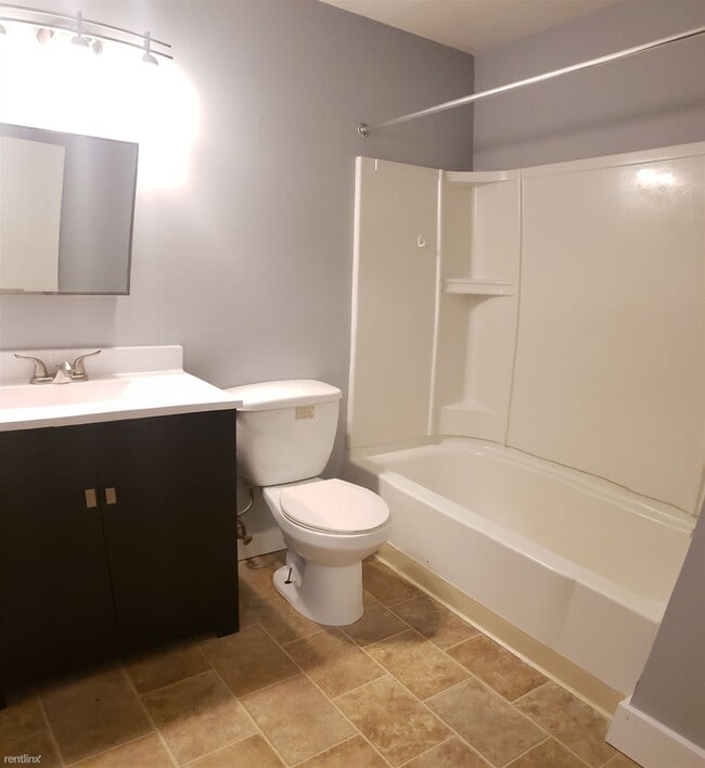 Building Photo - 2 br, 1 bath  - Ayre Village Commons D27