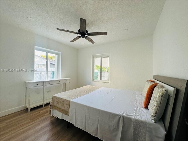 Building Photo - 3052 SW 6th St