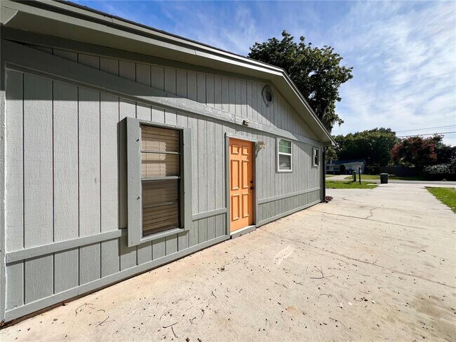 Building Photo - 7925 Napoleon St