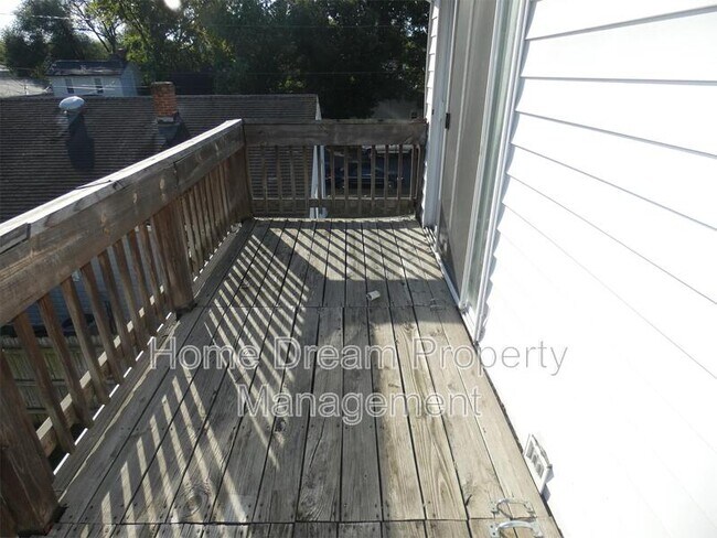 Building Photo - 2623 Van Buren St