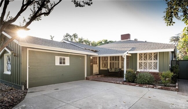 Building Photo - 13139 Valleyheart Dr