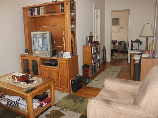 Building Photo - 100 E Railroad Ave