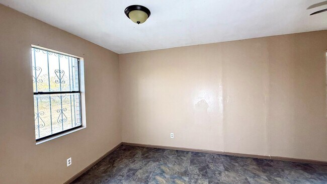 Building Photo - 1001 N Lost Creek Loop