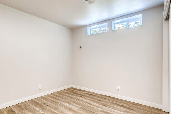 Building Photo - 4721 43rd Ave S