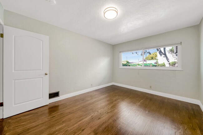 Building Photo - 9714 MacArthur Blvd