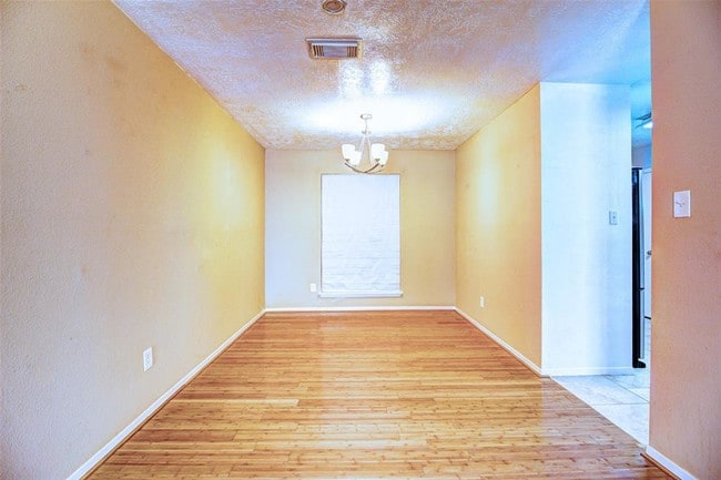 Building Photo - 6615 Briar Terrace Dr