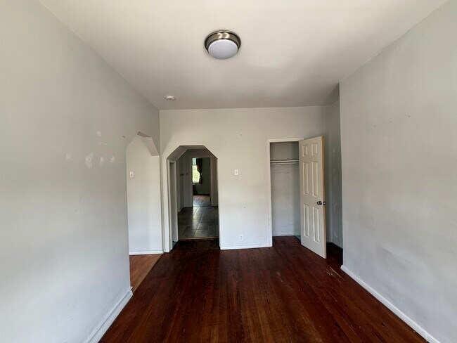 Building Photo - 381 Liberty Ave