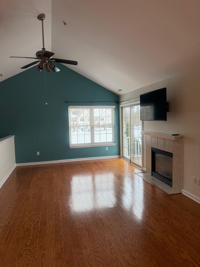 Building Photo - 7438 Lacy Dr