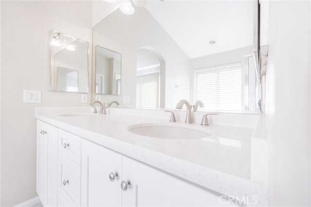Building Photo - 920 Sawtooth Dr