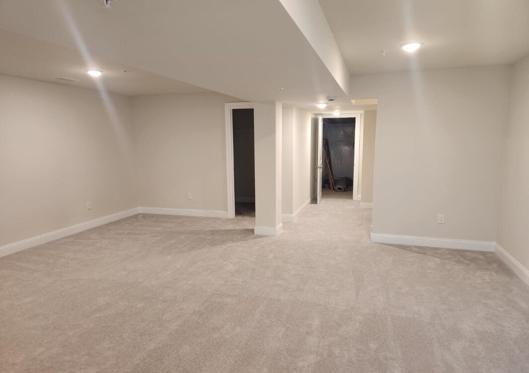 Building Photo - 328 Foxtail Ln