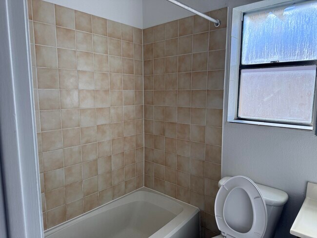 Building Photo - 840 Bravo Ct SE