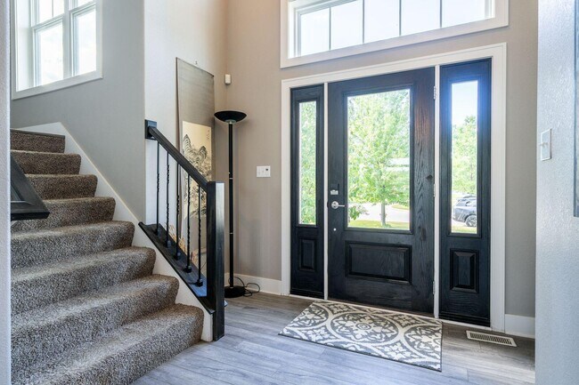 Building Photo - 3122 Mendota Ct