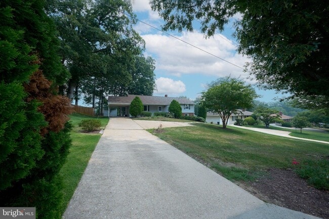 Building Photo - 2924 Gracefield Rd
