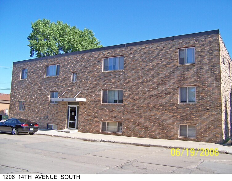 Building Photo - 1206 14th Ave S