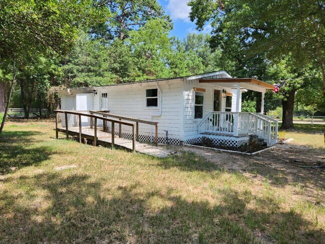 Building Photo - 728 Hudson Rd