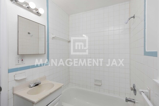 Building Photo - 1458 Royal Ct Ln
