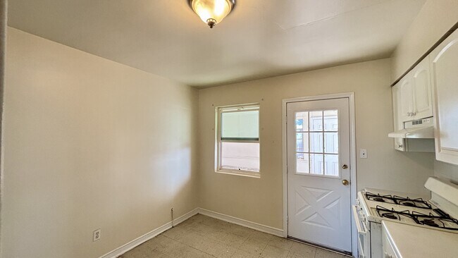 Building Photo - 8033 Carpenter Dr