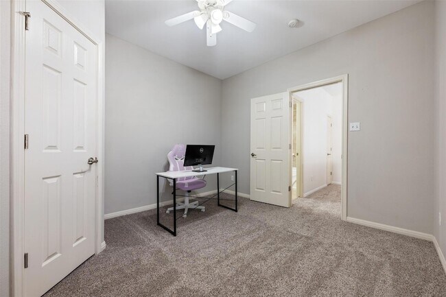 Building Photo - 1101 E Parmer Ln