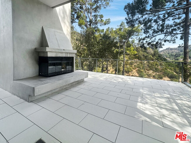 Building Photo - 8265 Mannix Dr