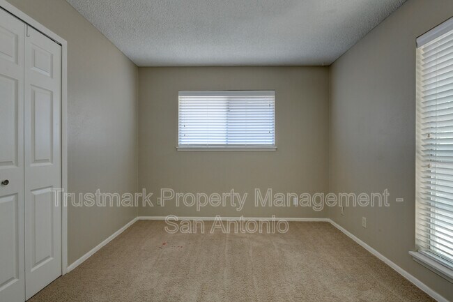 Building Photo - 112 Suncliff Dr