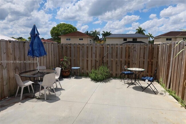 Building Photo - 18240 SW 148th Rd