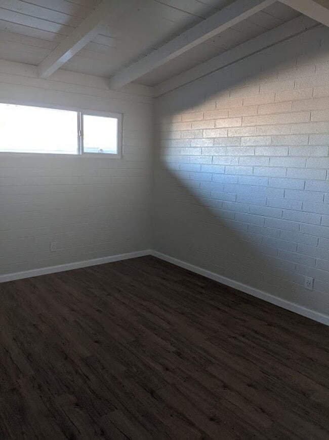 Building Photo - 2770 N Forgeus Ave