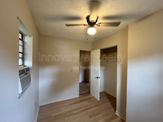 Building Photo - 517 E 5th St