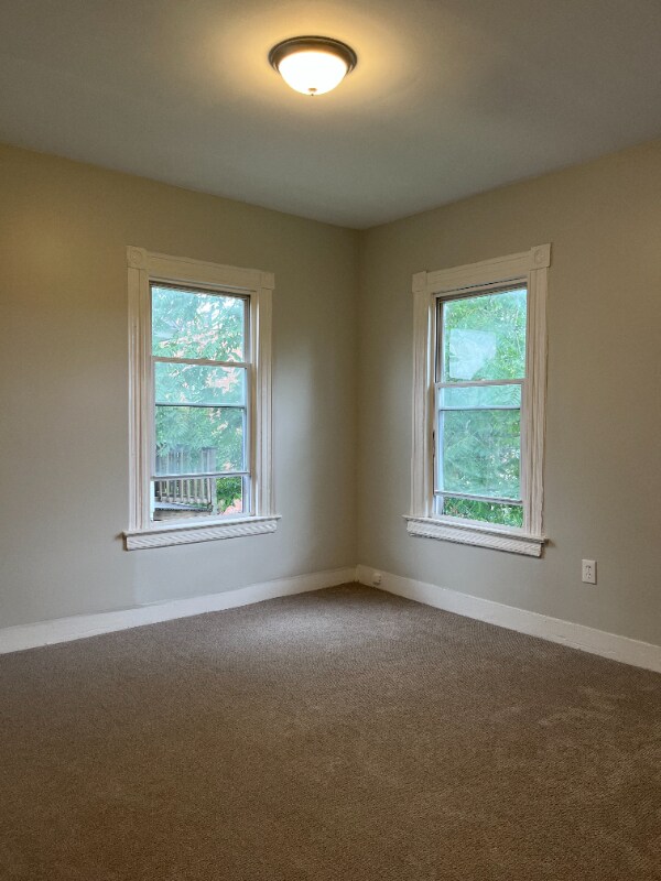 Building Photo - 9-11 Oakland Terrace