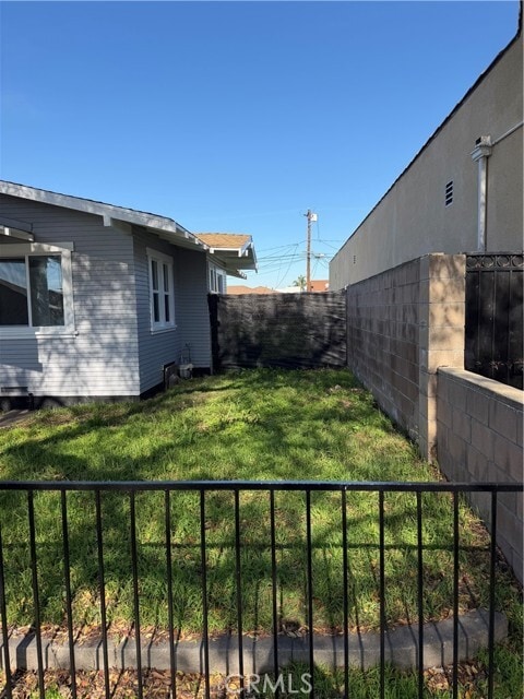 Building Photo - 1305 E 17th St