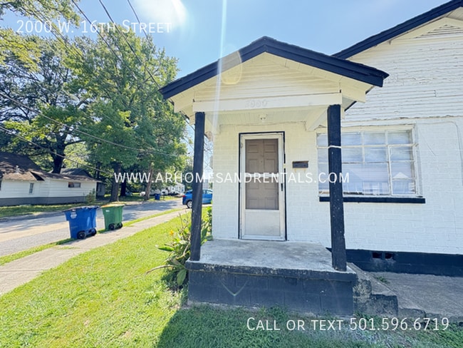Primary Photo - 2000 W 16th St