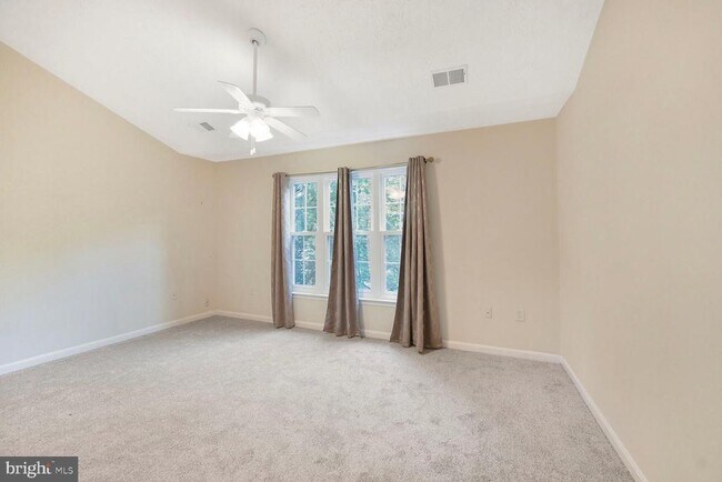 Building Photo - 46525 Hollymead Pl
