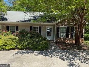 Building Photo - 57 Crestwood Dr