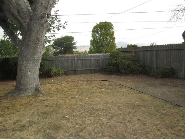 Building Photo - 156 Ramona Dr