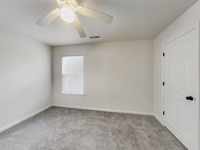 Building Photo - 8627 Challenger Dr