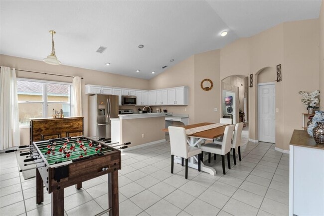 Building Photo - 616 Corvina Dr