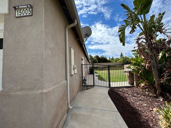 Building Photo - Gorgeous 5bd+ 3bd! Ria Bravo