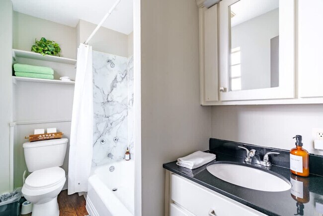 Building Photo - 605 Dennison Ave