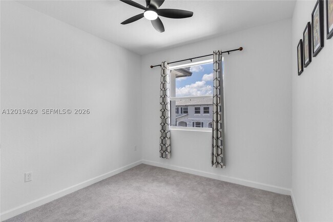 Building Photo - 1168 SE 1st Ave