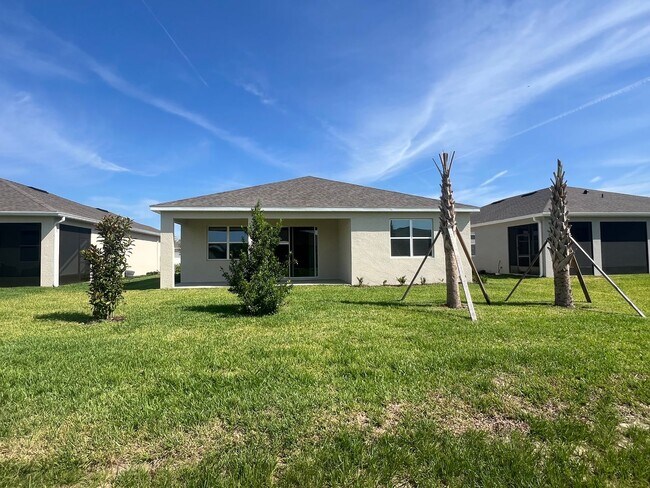 Building Photo - Desirable new build home in the Archers Mi...