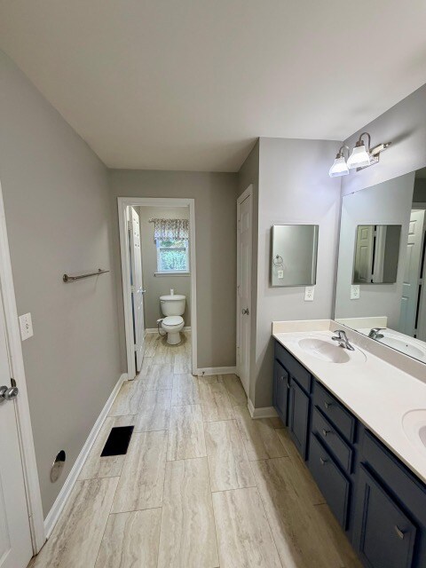 Building Photo - 607 Raphael Place