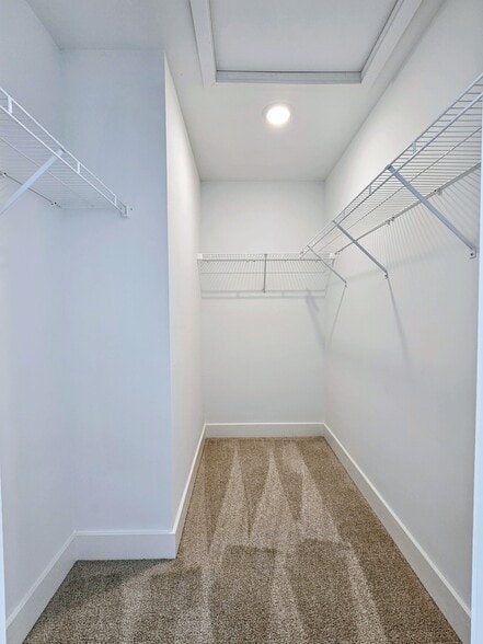 Building Photo - 394 Hensley St