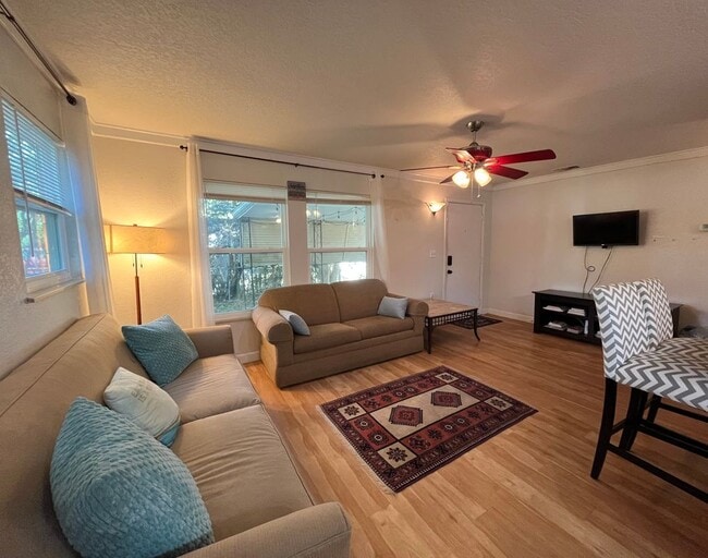 Building Photo - 1816 Weeks Ave