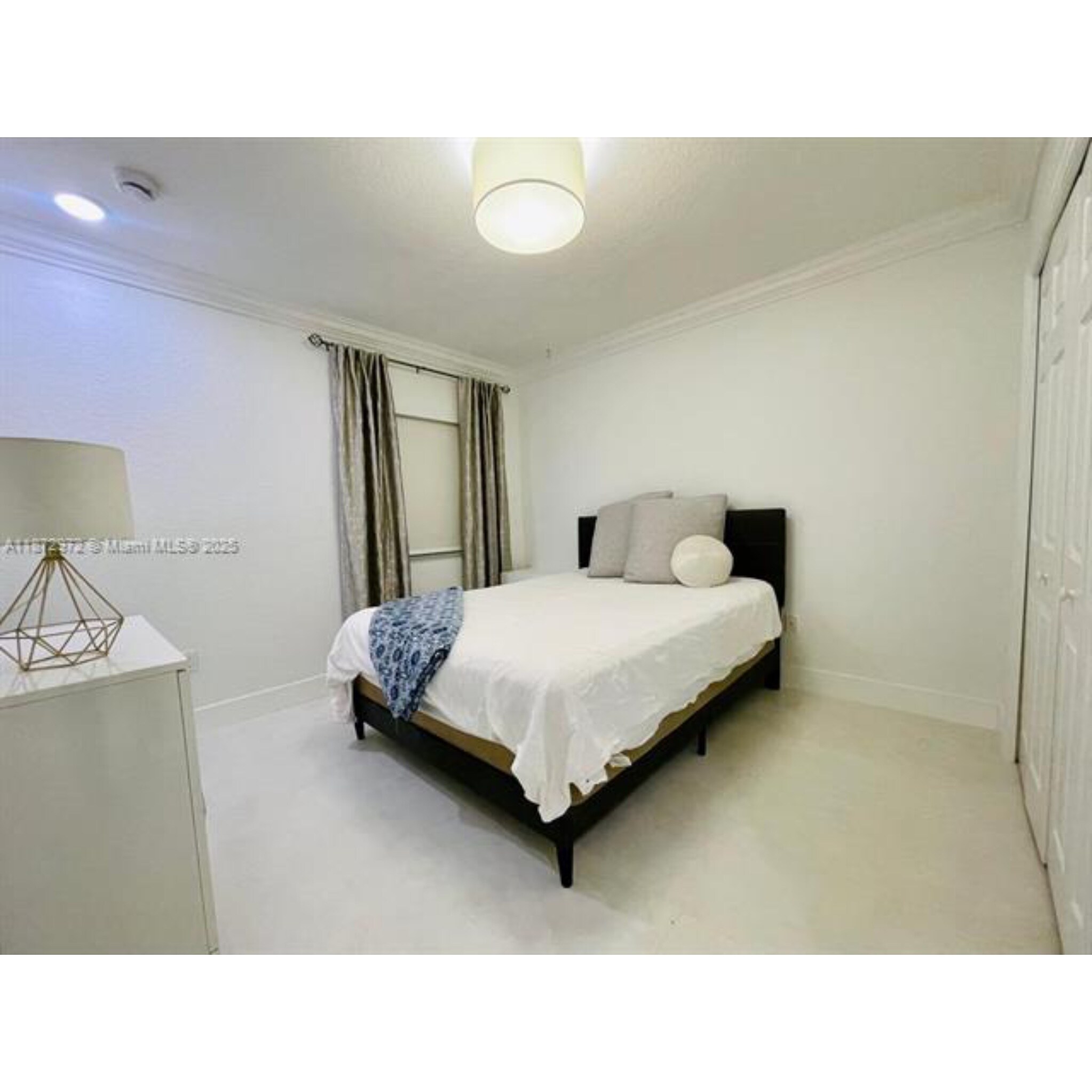 Building Photo - 3105 SW 143rd Ct
