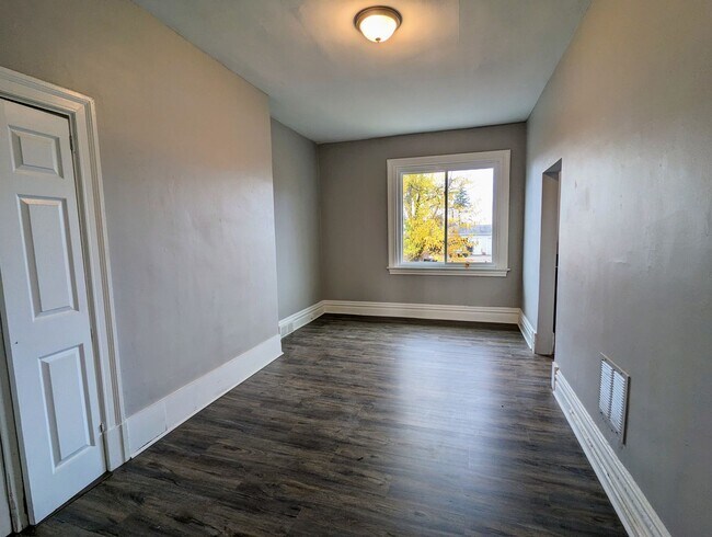Building Photo - vin4031