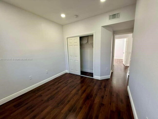 Building Photo - 922 NW 134th Ave