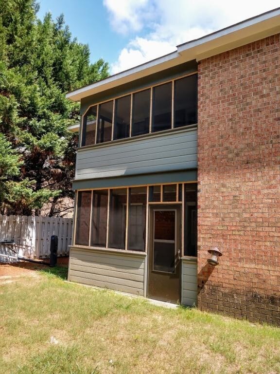 Building Photo - 1801 Graymont Ln.